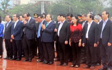 Thủ tướng dâng hoa Tượng đài Nguyễn Sinh Sắc - Nguyễn Tất Thành