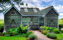 10 ngôi nhà đẹp “lạ” làm bằng vật liệu tái chế