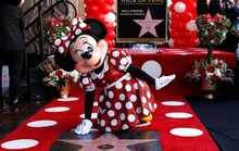 Sau 90 năm chờ đợi, bạn gái chuột Mickey được nhận sao