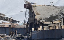 Taliban đánh bom tự sát bằng xe Humvee, hơn 100 người chết