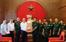 Thủ tướng chúc Tết bộ đội Trường Sa