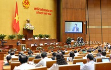 Quốc hội thảo luận về kinh tế - xã hội và ngân sách nhà nước tại hội trường