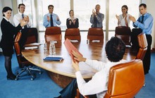 Cấp dưới phải được quyền kiểm tra cấp trên