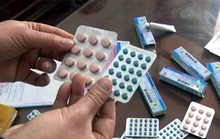 Sùi miệng do hít thuốc kích dục mua trên mạng