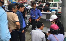 Đà Nẵng: Ô tô tông hàng loạt xe máy đang chờ đèn đỏ