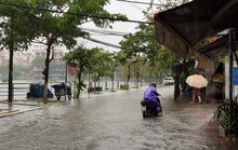 Áp thấp xuất hiện trên Biển Đông, miền Trung lại đối mặt với mưa lớn