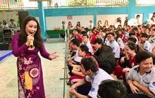 Nghệ sĩ Thanh Hằng xúc động vì học sinh yêu dân ca