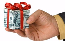 Cán bộ có được nhận quà Tết?
