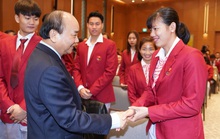 Thủ tướng: Không để vận động viên phải đi bán bánh mì, làm móng chân