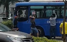 Nhóm côn đồ đập phá xe buýt nghĩ mình là ai, mà manh động vậy!
