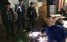 Bị vây bắt, giám đốc buôn pháo lậu lái ô tô tông vào công an