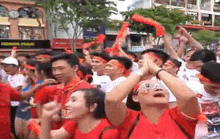 Khoảnh khắc hàng ngàn CĐV vỡ oà sau màn ngược dòng kịch tính của  U22 Việt Nam