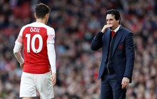 Bị HLV “đuổi”, Ozil quyết không rời Arsenal