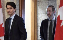 Bạn thân từ chức để bảo vệ thủ tướng Canada giữa bão chính trị?