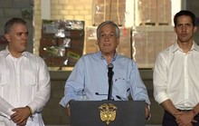 Thủ lĩnh đối lập vừa sang Colombia, Venezuela đóng cửa biên giới