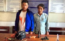 Bắt giữ 2 cẩu tặc cùng 5 con chó, súng điện, bình xịt hơi cay