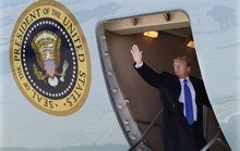 Cập nhật hành trình của Tổng thống Trump: Không lực 1 tiếp liệu ở Qatar