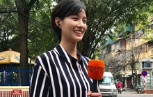 Nữ phóng viên truyền hình Hàn Quốc tác nghiệp tại Trường Mẫu giáo Việt-Triều