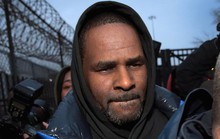Danh ca R. Kelly được thả sau khi nộp tiền trợ cấp cho con