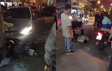 Xế hộp vượt đèn đỏ, tông 2 người thương vong, tài xế rời đi