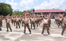 Thái Lan: Lười, ăn nhiều, cảnh sát bị gửi đi trại để triệt mỡ thừa