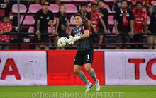 Đặng Văn Lâm tiếp tục giúp Muangthong United chiến thắng nghẹt thở