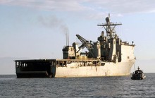Chiến hạm Mỹ bị cách ly trên biển vì virus hiếm