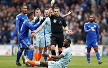 Chelsea được trọng tài 2 phen giải cứu, Cardiff ấm ức chờ rớt hạng