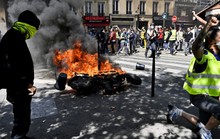 Pháp: Biểu tình lan rộng sau vụ cháy Nhà thờ Đức Bà Paris