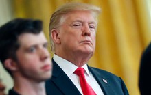 Ông Trump chặn đòn hiểm của Đảng Dân chủ