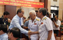 Lãnh đạo TP HCM gặp mặt cán bộ quân đội cấp tướng nghỉ hưu