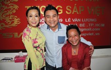 NS Việt Hương khóc nhớ Anh Vũ trong ngày đo tượng sáp