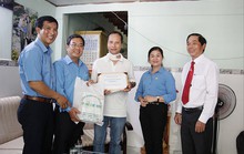 Hỗ trợ tài xế taxi Vinasun bị cướp tấn công