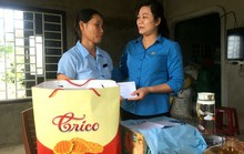 Quảng Trị: Tặng quà gia đình công nhân bị tai nạn lao động