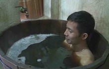 Thứ nước tắm kỳ lạ ở Lai Châu