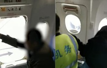 Cụ ông xui xẻo bị bắt ngay lần đầu tiên đi máy bay