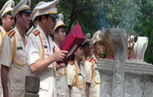 Dòng người xúc động viếng mộ Đại tướng Võ Nguyên Giáp ngày 7-5