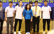 Văn Toàn khai mạc Giải Bóng đá quốc gia dành trẻ em có hoàn cảnh đặc biệt năm 2019
