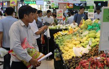 Hàng Việt chờ ngày tươi sáng