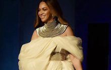 Siêu sao Beyonce mặc đầm của nhà thiết kế trẻ Việt