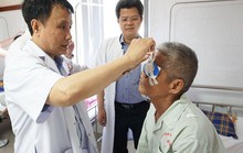 Cựu chiến binh hiến giác mạc cứu người