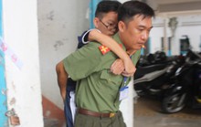 Rơi nước mắt với nam sinh bệnh xương thủy tinh mơ làm dược sĩ