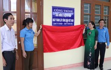 Gắn biển công trình chào mừng kỷ niệm 90 năm thành lập Công đoàn Việt Nam