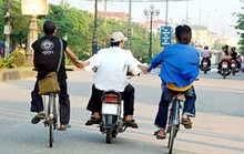 Ý thức giao thông kém: Người dân lỗi 1, cơ quan quản lý lỗi 10
