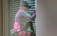 Người nhện leo toà nhà chọc trời Hồng Kông để kêu gọi hoà bình