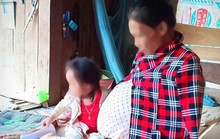 Cô giáo mầm non đeo bụng bầu nặng 25 kg suốt 14 năm