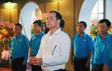 Chủ tịch Tổng LĐLĐ Việt Nam dâng hương tưởng niệm Chủ tịch Tôn Đức Thắng