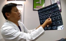 Người phụ nữ trẻ vào viện với bộ ngực đã hóa đá