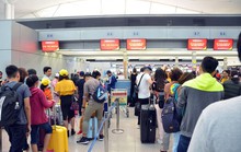 Đông nghịt trên trời, kẹt cứng dưới đất