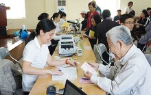 Hà Nội: Người nhận lương hưu, trợ cấp qua thẻ ATM còn thấp
